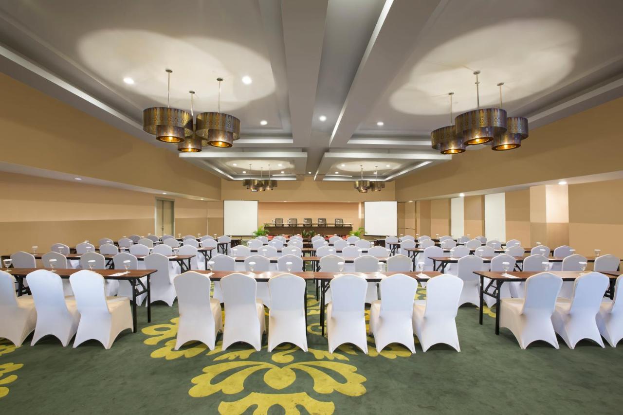 Khas Pekanbaru Hotel Esterno foto