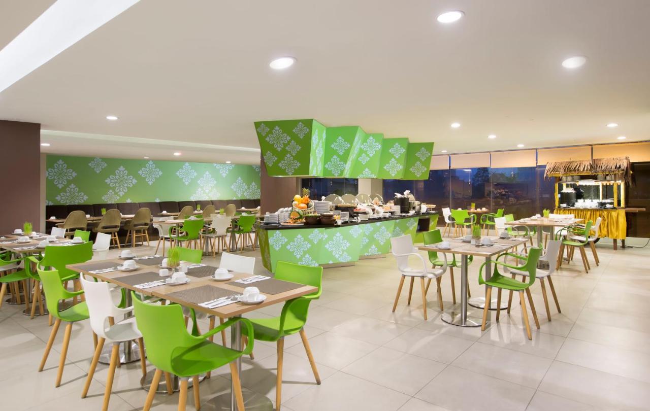 Khas Pekanbaru Hotel Esterno foto