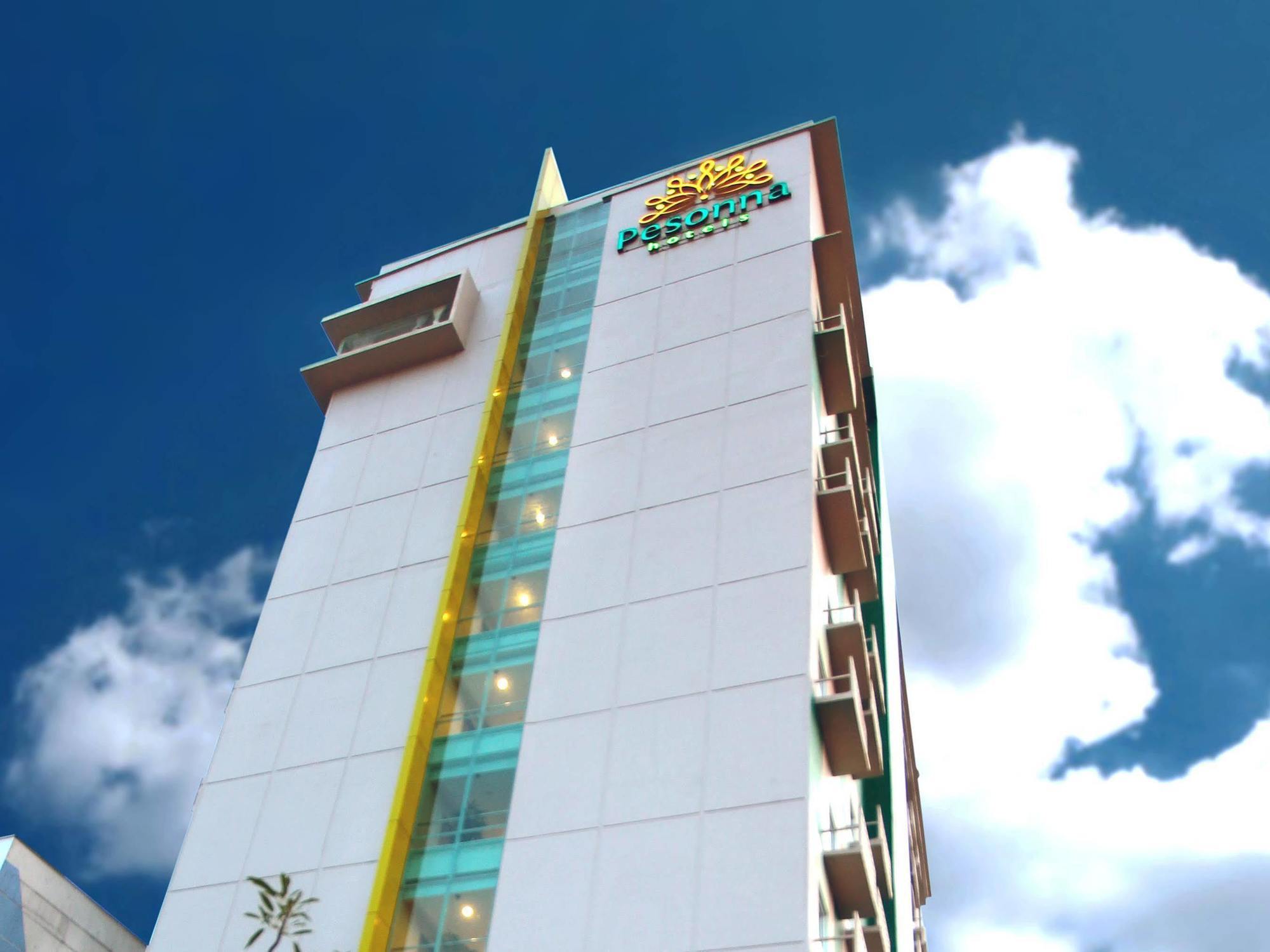 Khas Pekanbaru Hotel Esterno foto