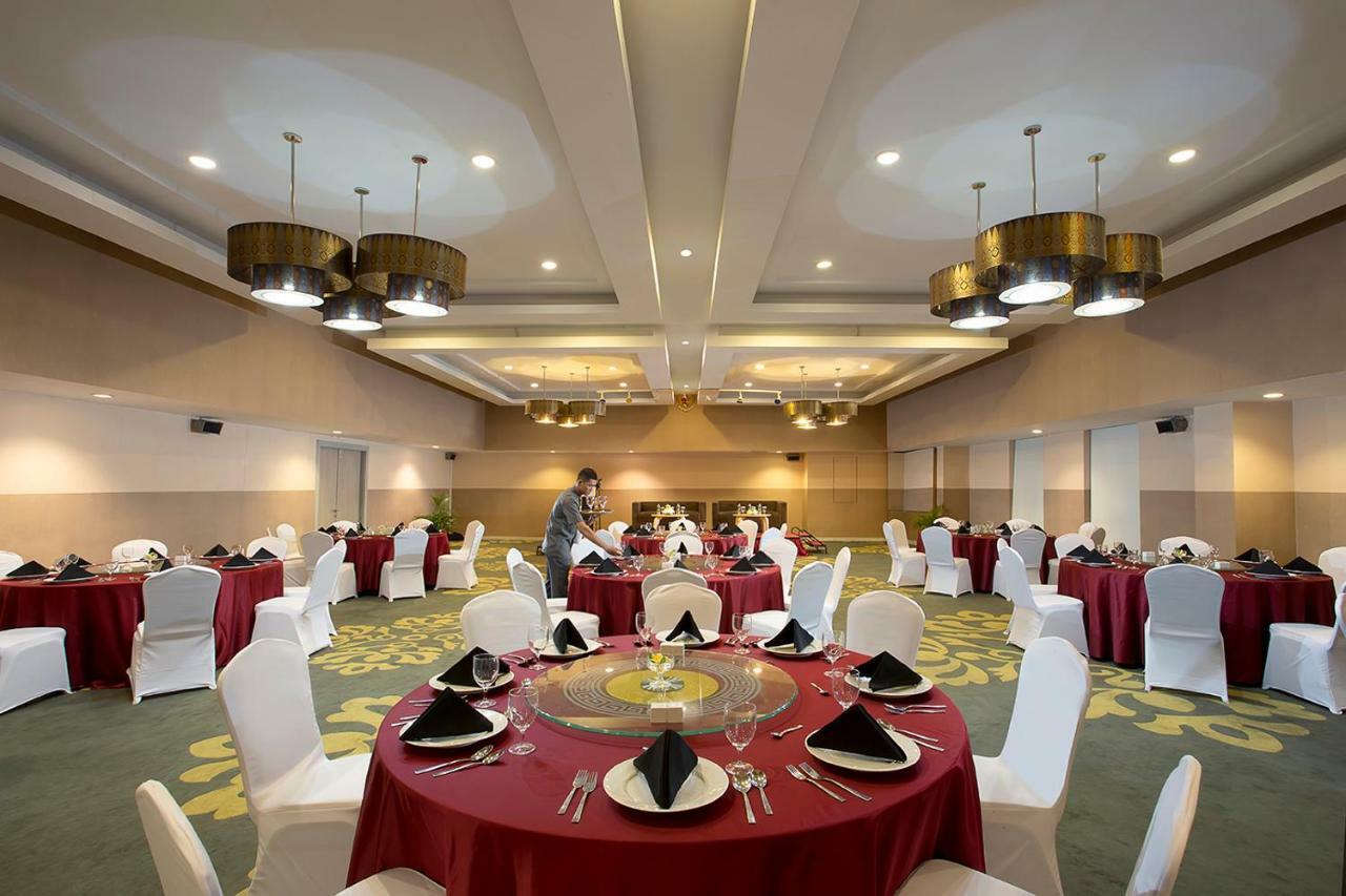 Khas Pekanbaru Hotel Esterno foto